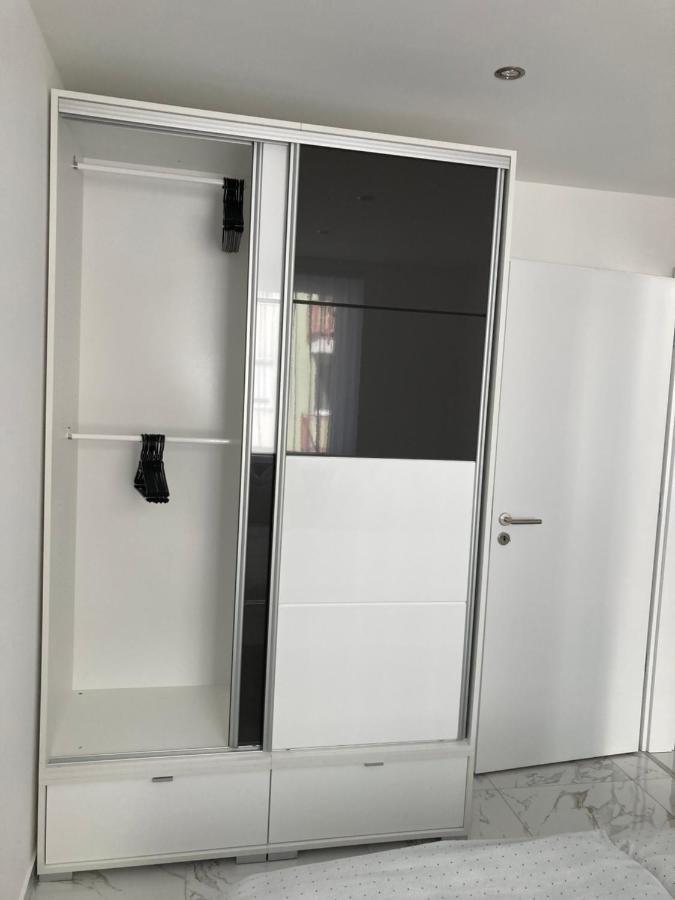 Swiss Luxury Apartment Mosonmagyaróvár Buitenkant foto