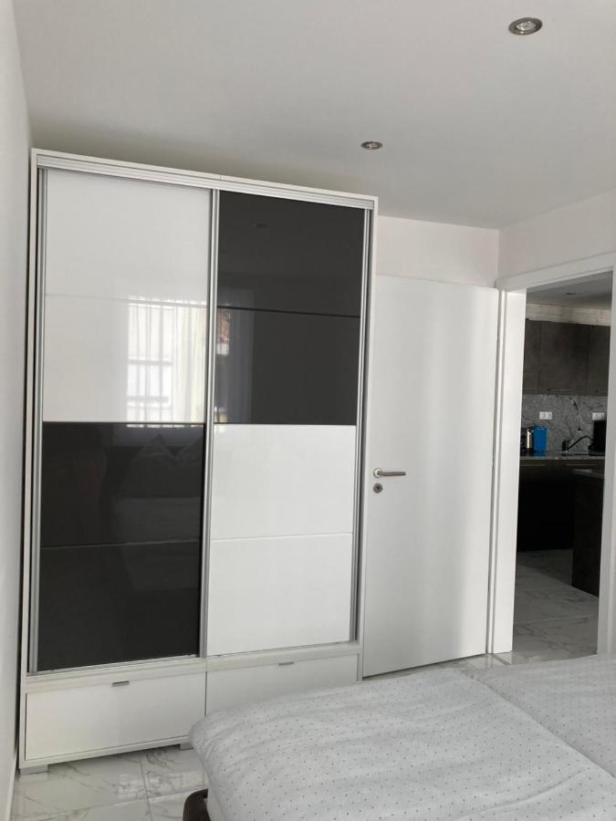 Swiss Luxury Apartment Mosonmagyaróvár Buitenkant foto
