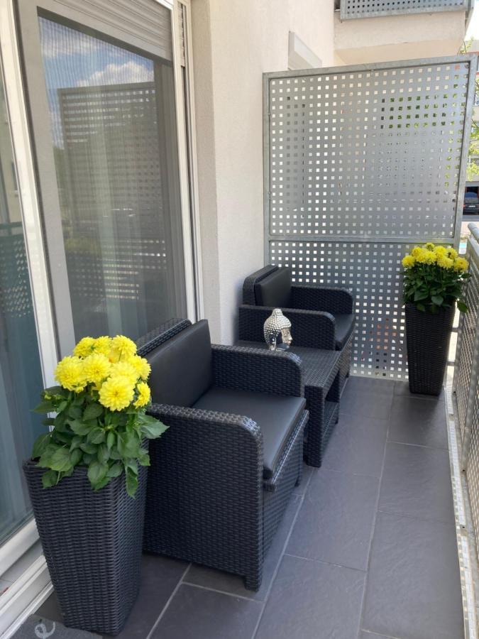 Swiss Luxury Apartment Mosonmagyaróvár Buitenkant foto