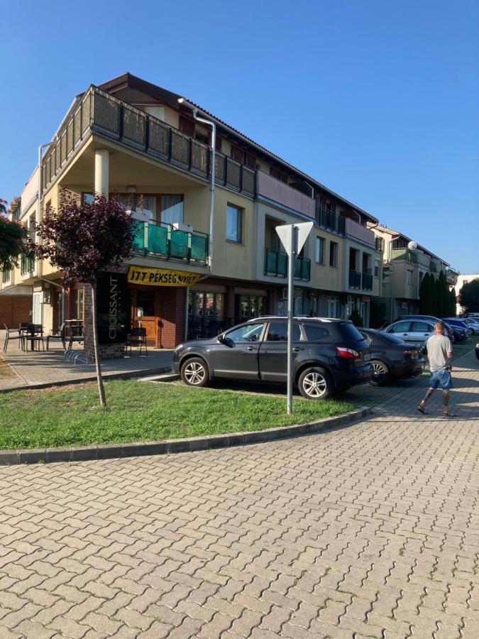 Swiss Luxury Apartment Mosonmagyaróvár Buitenkant foto